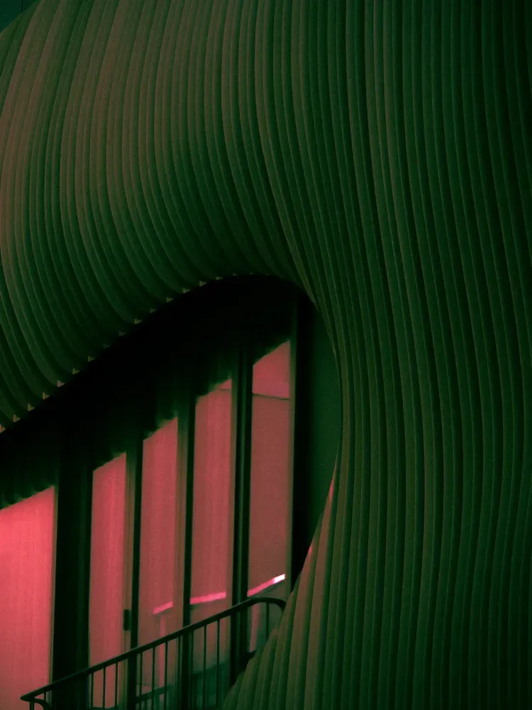 Berliner Streets: green red grain6