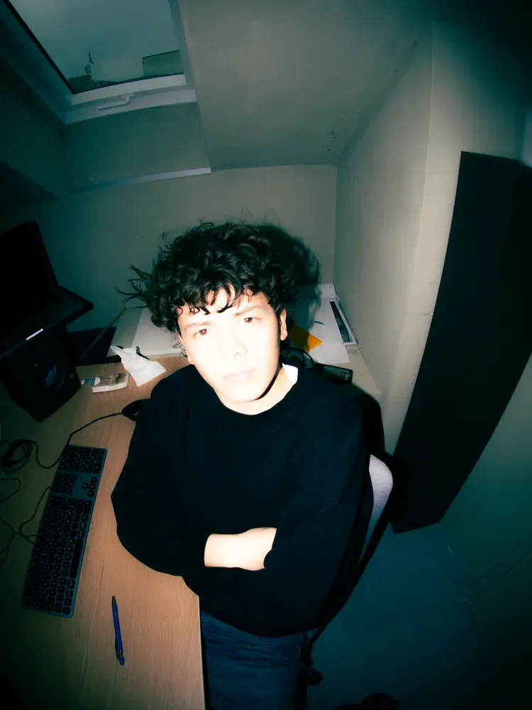 Flash Portrait: half top down