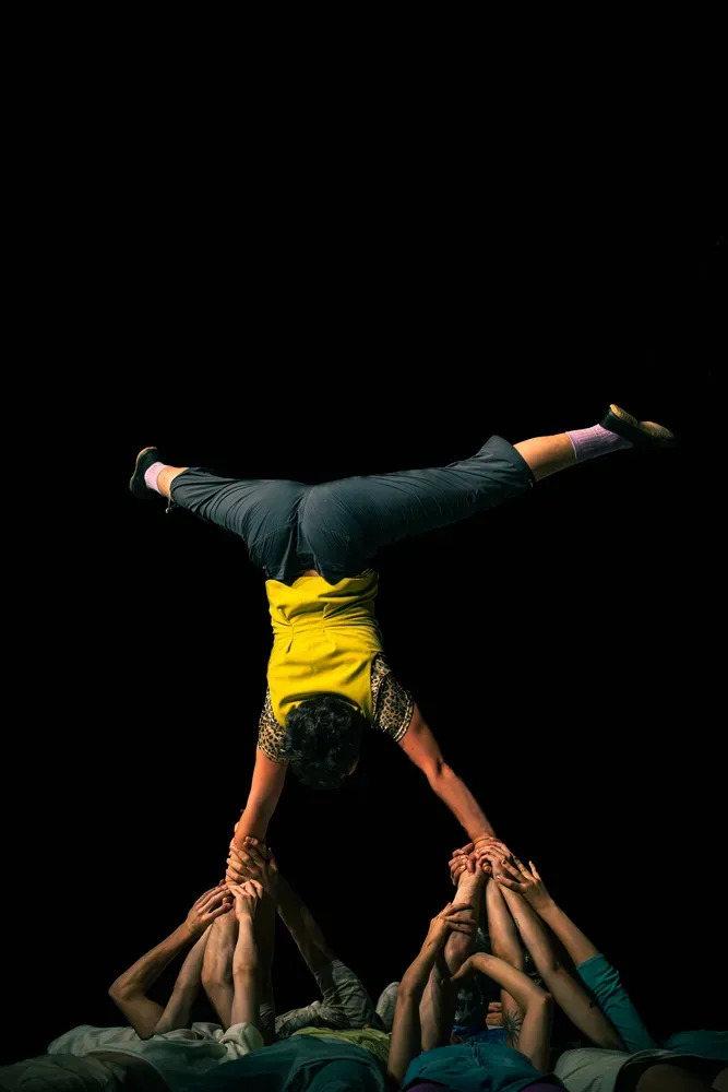 Zirkus Chnopf 2025: handstand auf haenden